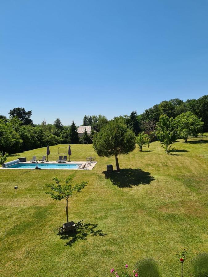 Le Pressoir De La Metairie Villa Francueil Bagian luar foto